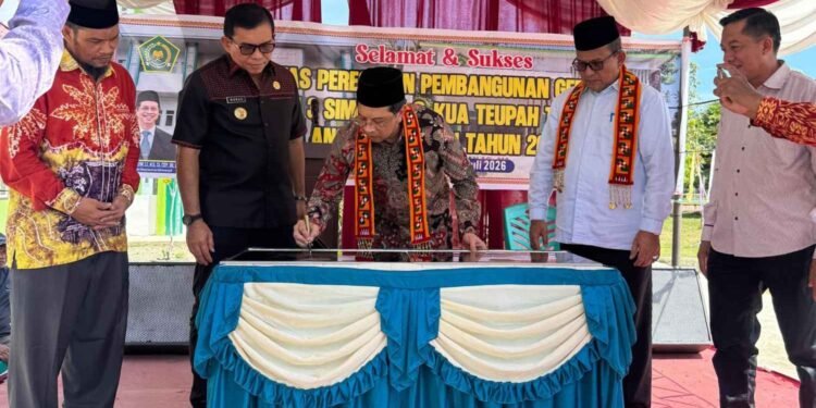 Staf Ahli Menteri Agama RI Resmikan Gedung MIN 3 Simeulue dan KUA Teupah Tengah