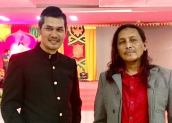 Nasir Syamaun berpose bersama Sarjev, salah seorang panitia Jazz Fashion. (foto: Ist.)