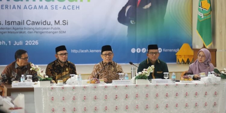 Stafsus Menag Ajak Jajaran Kemenag Bangun Keterbukaan Informasi di Aceh