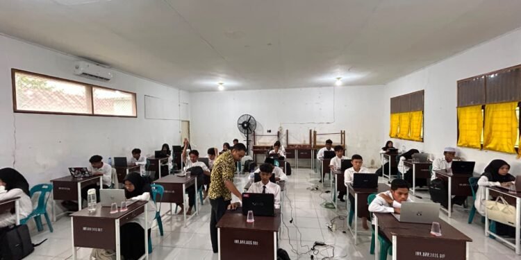 146 Camaba Al Azhar Ikuti Ujian Muadalah, 25 Peserta Ujian di Pesantren Al Zahrah Bireuen