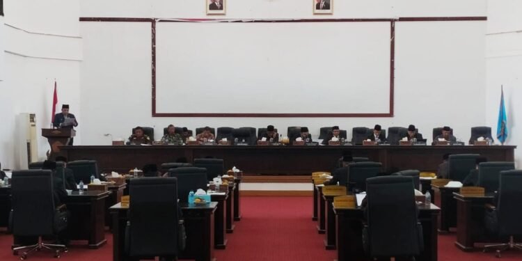 Ohku, Bupati dan Wabup Kompak Mangkir, DPRK Pidie Jaya Skors Paripurna LPJ APBK 2025