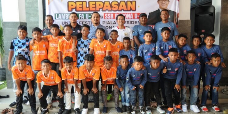 Ketua DPRK Banda Aceh Lepas Tim SSB Barona dan Lambhuk FA ke Piala Presiden