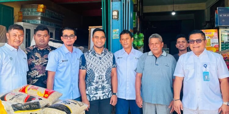 Dukung Ketahanan Pangan Nasional, Komisaris PIM Awasi Distribusi Pupuk Bersubsidi di Pidie Jaya