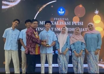 Siswa SMAN 9 Banda Aceh Raih Juara Satu Festival Musikalisasi dan Puisi Tingkat Provinsi