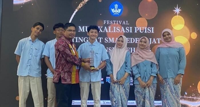Siswa SMAN 9 Banda Aceh Raih Juara Satu Festival Musikalisasi dan Puisi Tingkat Provinsi