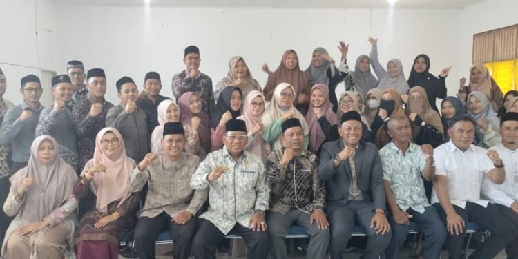 Hanif Abdullah Resmi Jabat Kamad MTs Al Zahrah, Zuryati Promosi ke MAN 6 Bireuen