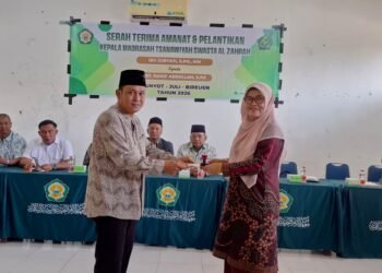 Hanif Abdullah Resmi Jabat Kamad MTs Al Zahrah, Zuryati Promosi ke MAN 6 Bireuen
