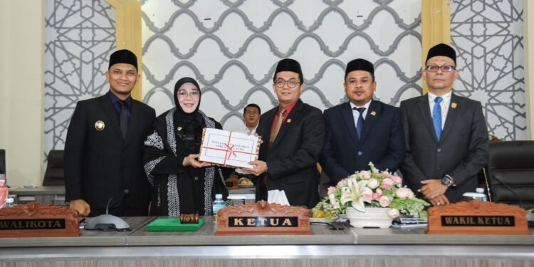 Wali Kota Serahkan LKPJ 2025 ke DPRK, Irwansyah: Akan Segera Kami Bahas