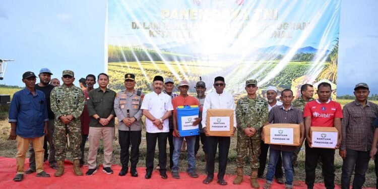 Dari Sawah Pidie, Kapolda Aceh dan Pangdam IM Tegaskan Komitmen Kawal Swasembada Pangan Nasional
