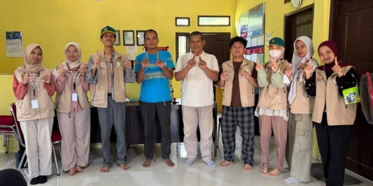 DPL USK Apresiasi Kekompakan Mahasiswa KKN Kelompok 11 Bersama Warga Cut Langien