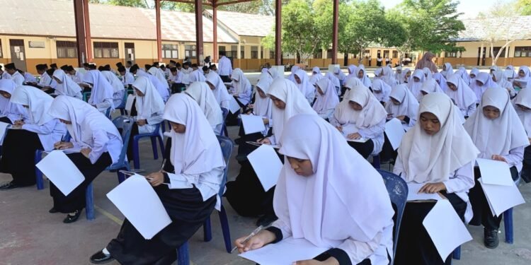 Perkuat Bahasa Asing, Pesantren Al Zahrah Gelar Placement Test TOAFL-TOEFL