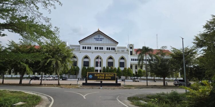 Bupati Pidie Jaya dan Sejumlah SKPD Dilaporkan ke KPK, Ada Apa?