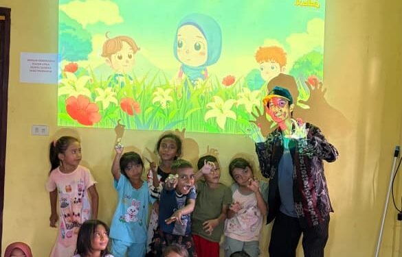 Mahasiswa KKN USK Gelar Nobar Film Edukatif untuk Tanamkan Karakter Anak di Cut Langien