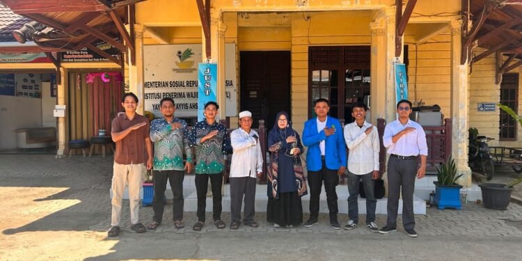 Mahasiswa Prodi Pengembangan Masyarakat Islam UIN Ar-Raniry Praktikum Mikro di IPWL Kayyis Ahsana Aceh