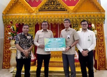 Bank Aceh Syariah Kembali Serahkan Deviden Rp2 Miliar Lebih Kepada Pemkab Abdya