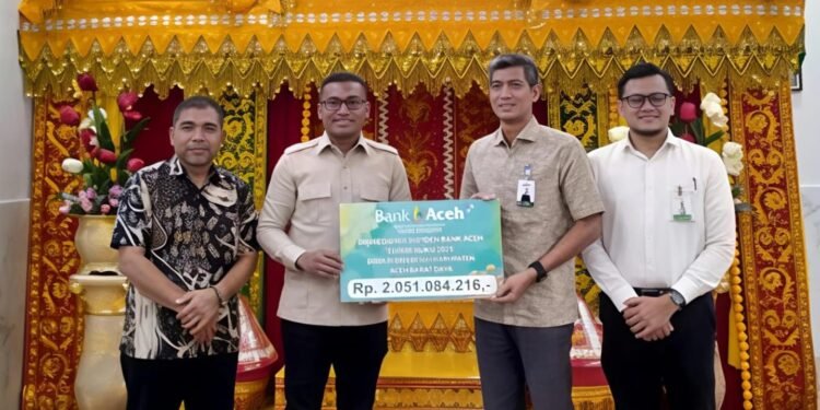 Bank Aceh Syariah Kembali Serahkan Deviden Rp2 Miliar Lebih Kepada Pemkab Abdya