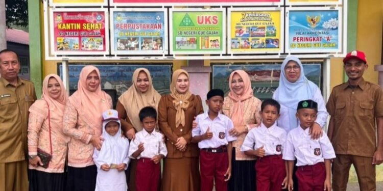 Jadi Orang Tua Asuh, ASN Dinsos Aceh Antar Anak Panti Hari Pertama ke Sekolah