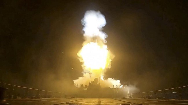Update Perang AS-Iran: Selat Hormuz Diblokade, Kuwait-Bahrain Dirudal