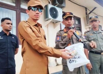 Viral, Satpol PP Aceh Barat Ambil Uang Pengemis Tunanetra