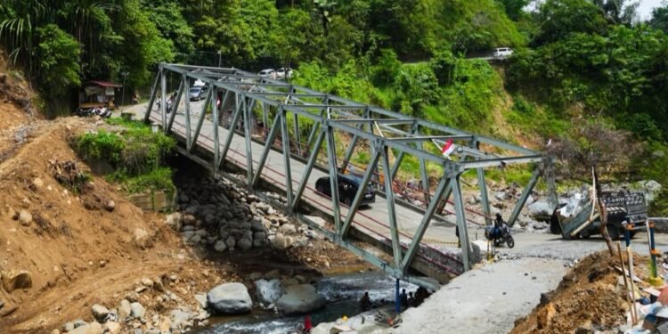 Jembatan Enang-Enang Bener Meriah Kembali Beroperasi dengan Sistem Buka-Tutup