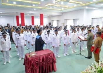 Bupati Al Farlaky Lantik 57 Keuchik