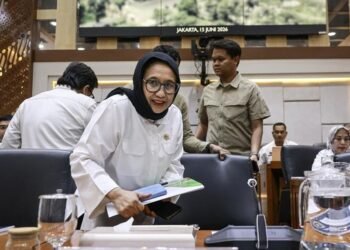 Kapaloe, Kepala BGN Nanik S Deyang Mundur