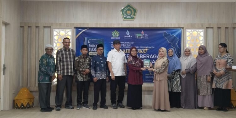 Launching dan Bedah Buku Penyuluh Agama, Kakanwil Azhari: Rawat Kerukunan