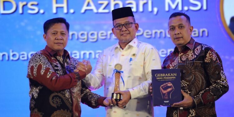 Kakanwil Kemenag Aceh Raih Serambi Award sebagai Penggerak Pemulihan Lembaga Agama Pascabencana
