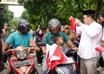 Masyarakat Sambut Antusias Pembagian 1.000 Bendera Merah Putih di Aceh Tengah