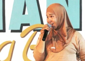 Ella Gayo Bacakan Puisi Kritis Wiratmadinata di Halaman Jeda Batoh