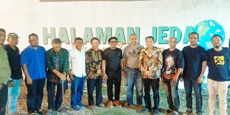Dua Profesor, Satu Wakil Rektor Bicara Masa Depan Aceh di Halaman Jeda