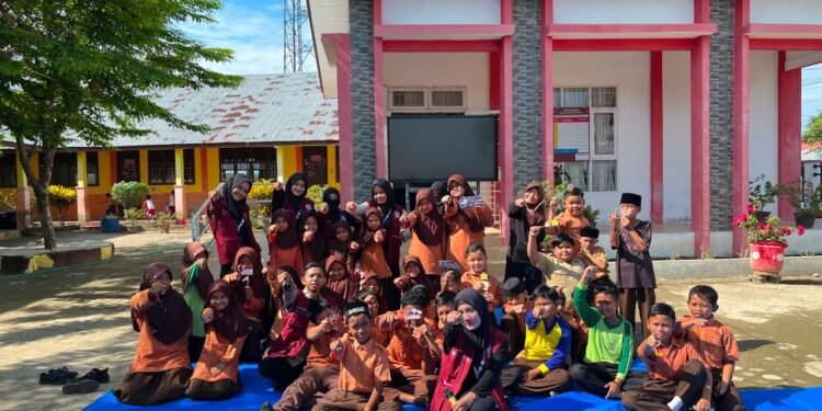 Kelompok 09 KPM Mandiri UIN Sultanah Nahrasiyah Gelar Sosialisasi Ekoteologi dan Stop Bullying di SD Negeri 2 Matangkuli