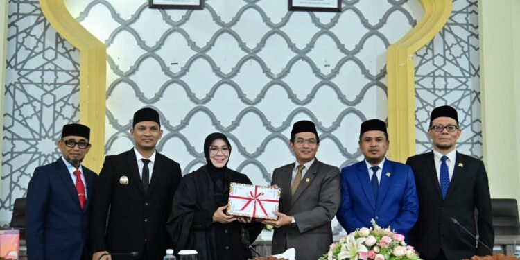 Dewan Terima Dokumen R-KUA-PPAS APBK Banda Aceh 2027 dari Eksekutif