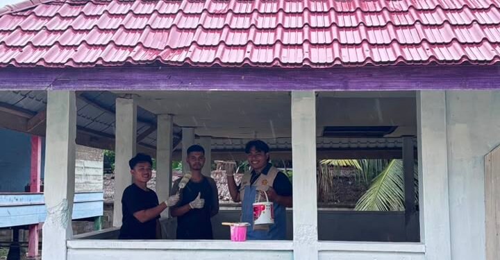 KKN Reguler XXIX Kelompok 38 USK 2026 Aksi Bersih dan Cat Makam Keramat Teungku Haji Panglima Nyan Doeng