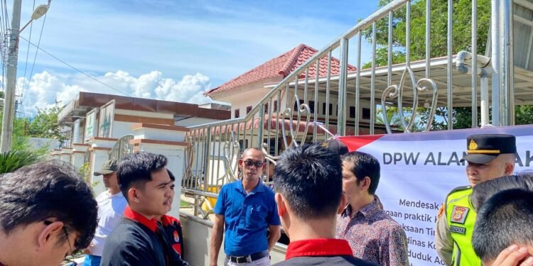ALAMP AKSI Aceh Desak Pemda Evaluasi Kinerja Kadis Dukcapil Aceh Singkil