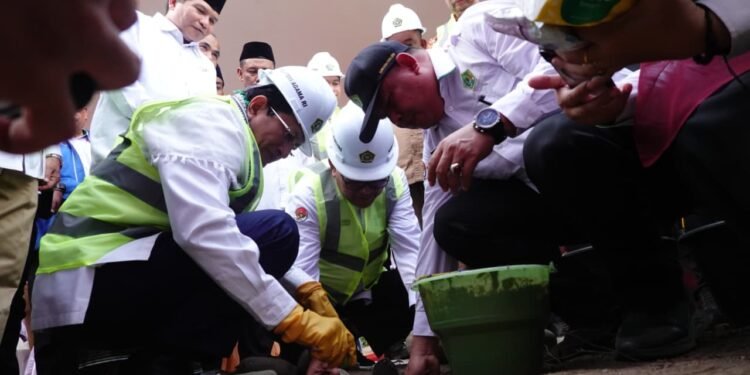 Tunaikan Janji Pascabencana, Menag Letakkan Batu Pertama Pembangunan MIN 5 Pidie Jaya