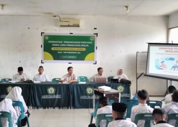 Santri dan Wali Kelas MTsS Al Zahrah Ikuti Sosialisasi P3LP dari Puskesmas Juli