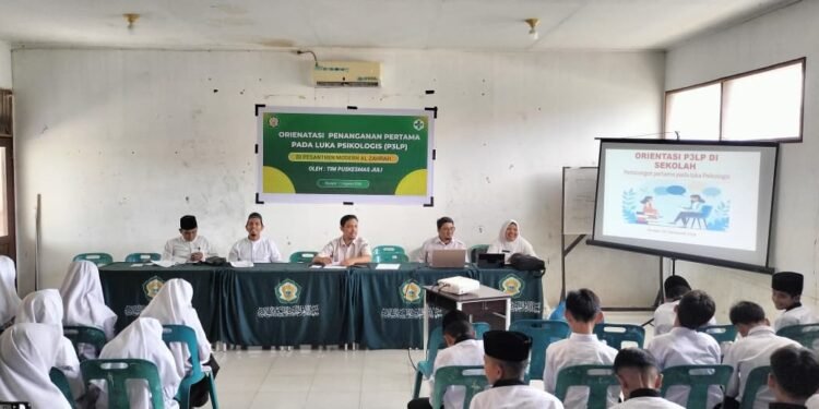 Santri dan Wali Kelas MTsS Al Zahrah Ikuti Sosialisasi P3LP dari Puskesmas Juli