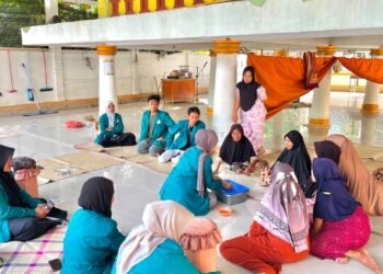 Lewat HIDROKAGE, Mahasiswa KPM UIN SUNA Kenalkan Budidaya Kangkung dan Toge
