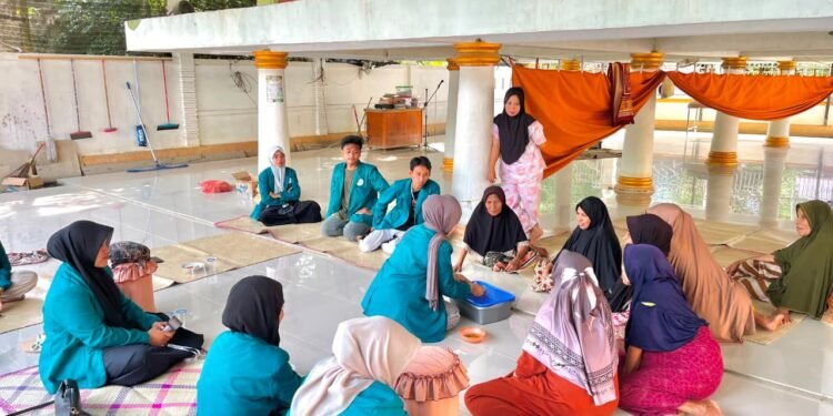 Lewat HIDROKAGE, Mahasiswa KPM UIN SUNA Kenalkan Budidaya Kangkung dan Toge