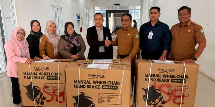 BSI KC Bangpidie Berikan Bantuan Kursi Roda untuk RSUD-TP Abdya