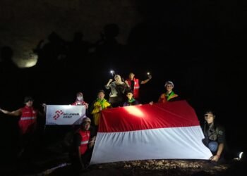 Tak Cukup Kibarkan Bendera, Mapala CEMPAGA dan Relawan Gesit Pidie Bawa Semangat Kemerdekaan ke Perut Bumi