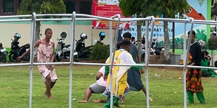 Kegiatan HUT RI Ke-81 di Salah Satu SMA Abdya Disorot, Siswa Laki-laki Gunakan Pakaian Perempuan Saat Perlombaan Olah Raga