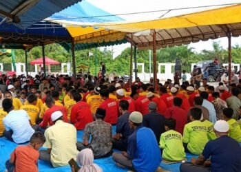 Pantee Geulima Gelar Peringatan Maulid NabiI di Masjid Baitul Mukhlis, Tgk Ismail Aceh Selatan Menyampaikan Tausiah