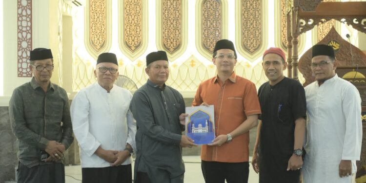 Ketua DPRK Banda Aceh Advokasi Anggaran untuk Pembangunan Menara Masjid Taqwa Seutui