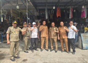 Pedagang Ranup Kini Menjajakan Dagangan di depan MPP Banda Aceh