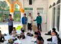 KPM UIN SUNA Sumbang 5 Dus Air Mineral untuk Masjid di Gampong Matang Baroh