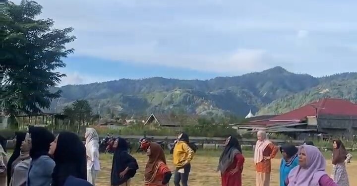 KPM Mandiri 15 UIN SUNA Ajak Masyarakat Asir-Asir Hidup Sehat Melalui Senam Bersama