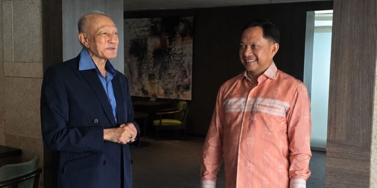Mendagri Bawa Salam Presiden untuk Wali Nanggroe yang Berobat di Malaysia