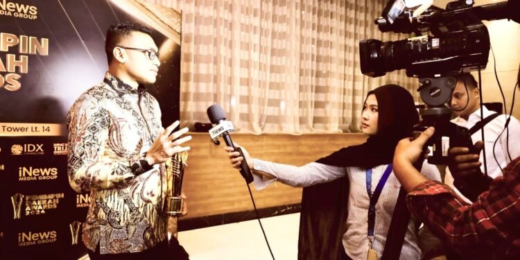 Bupati Abdya Terima Penghargaan Sebagai Pemimpin Daerah Awards 2026